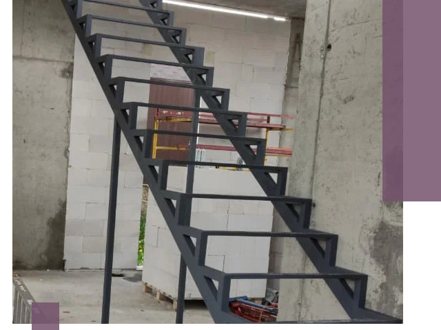 Демонтаж металлических лестниц в Климовске быстро и безопасно