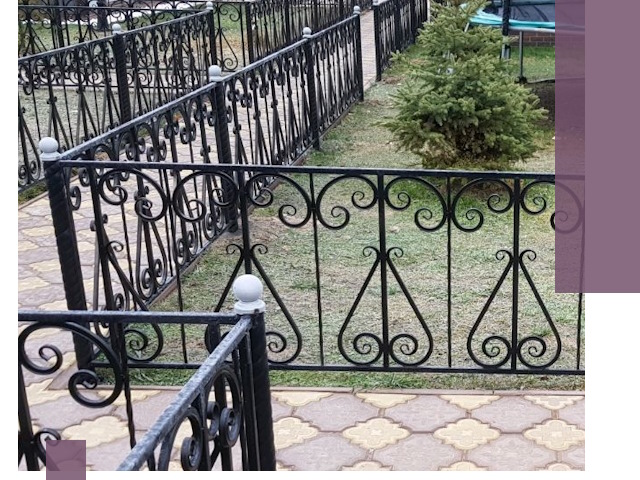 Кованые газонные ограждения под ключ в Климовске